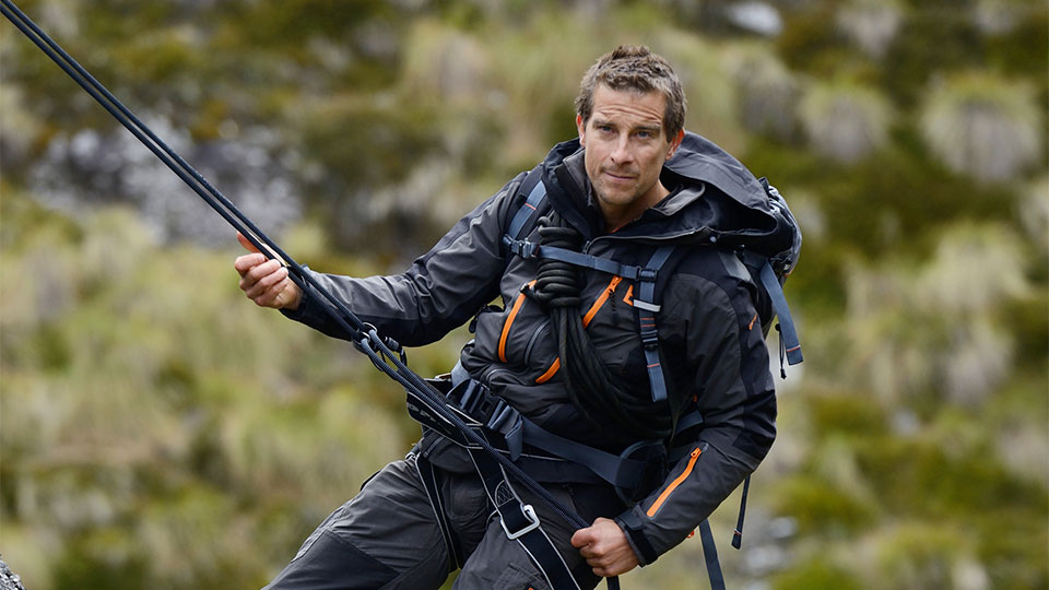 Bear Grylls enseña que necesitas a Jesús como salvador
