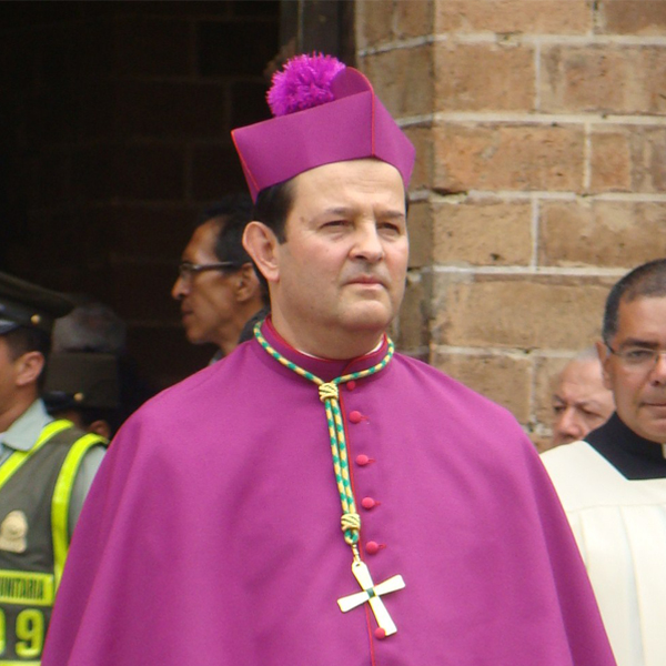 https://arquimedia.s3.amazonaws.com/2/2016/ricardo-tobonjpg.jpg
