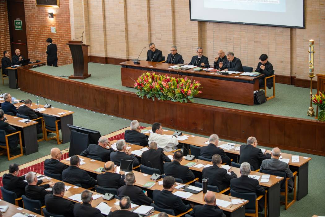 Escuchar al país para formar a los futuros sacerdotes