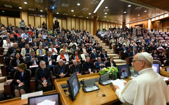 El papa León XIV afirma que la acogida de “opiniones diversas” es clave para mantener la comunión eclesial