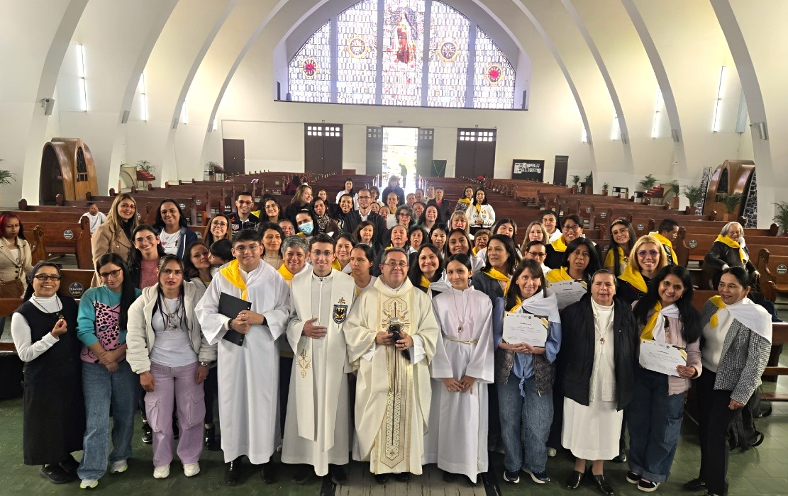 Escuela de fe, comunión y misión para los niños, adolescentes y sus familias.