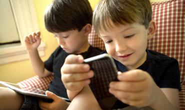 Niños en vacaciones: ¿más tiempo en el internet?